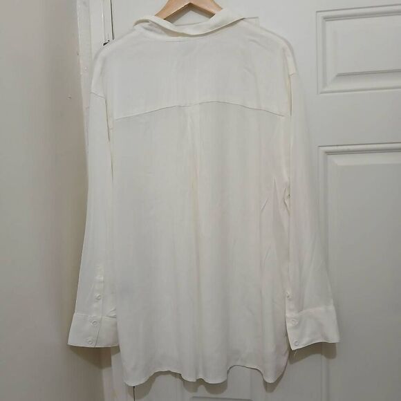Torrid womens size 2xl longsleeve white soft button down shirt - Picture 3 of 6